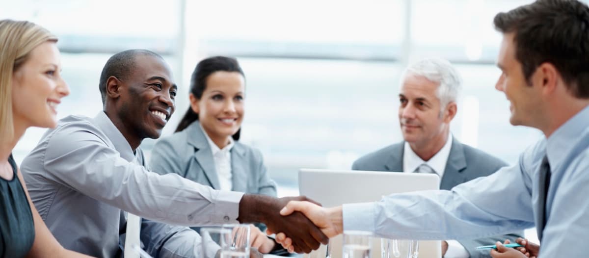 Relacionamento no trabalho: 6 dicas para gerir uma equipe