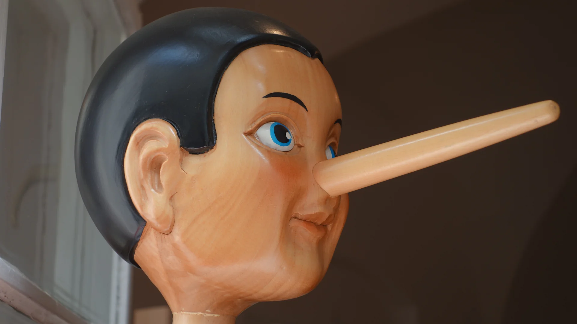 Dia da Mentira: o hábito de mentir compulsivamente e a hipnoterapia